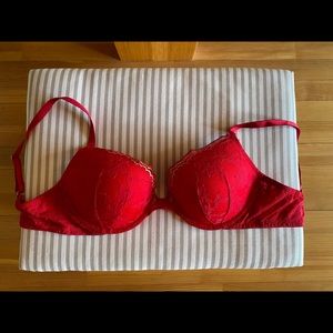 Victoria’s Secret bra